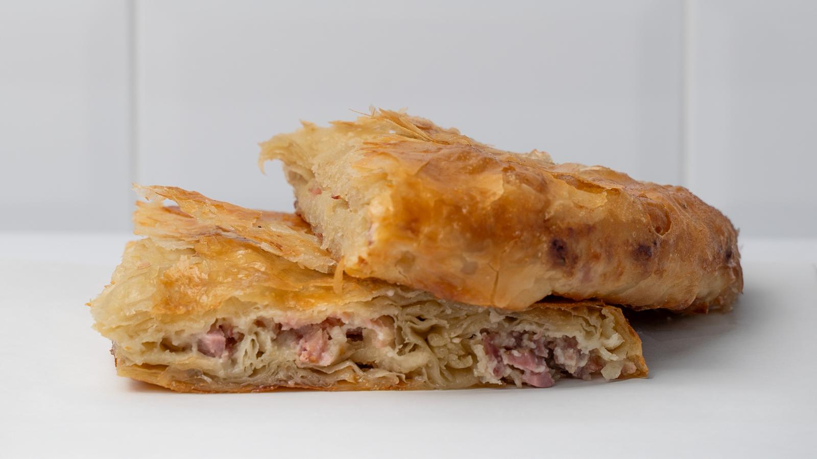 Butkica kajmak u burek testu